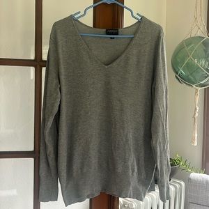 Heather grey light sweater